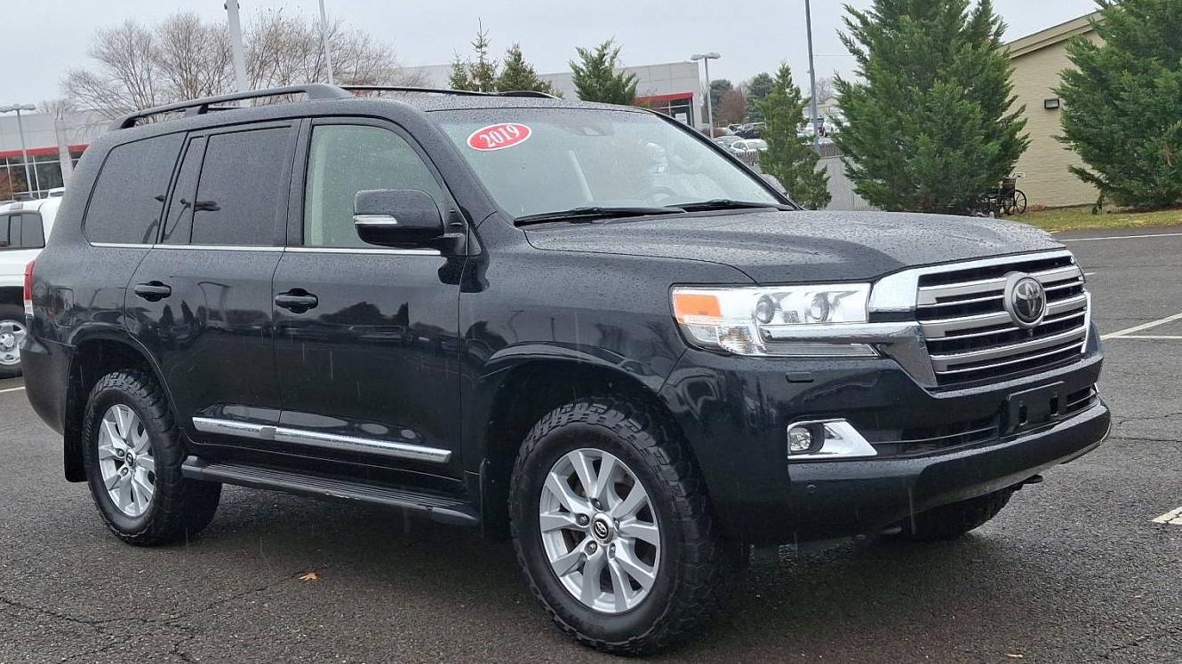 TOYOTA LAND CRUISER 2019 JTMCY7AJ7K4082486 image